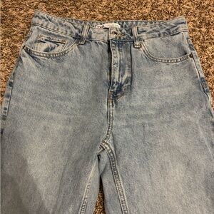ZARA High Rise Straight Leg Jeans with Raw Hem – Size 6 / 28